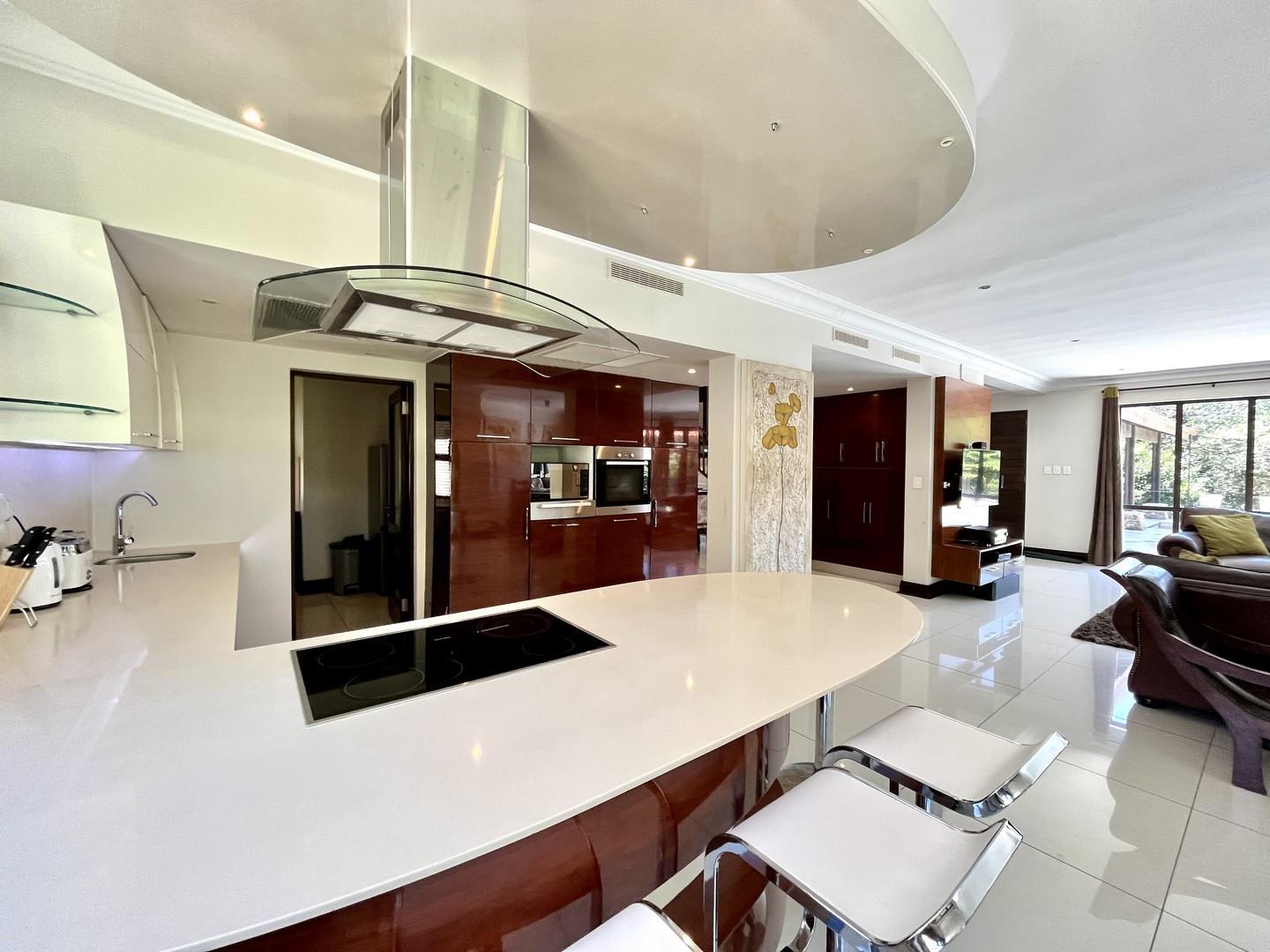 Stunning family home in Zimbali — photograph 4