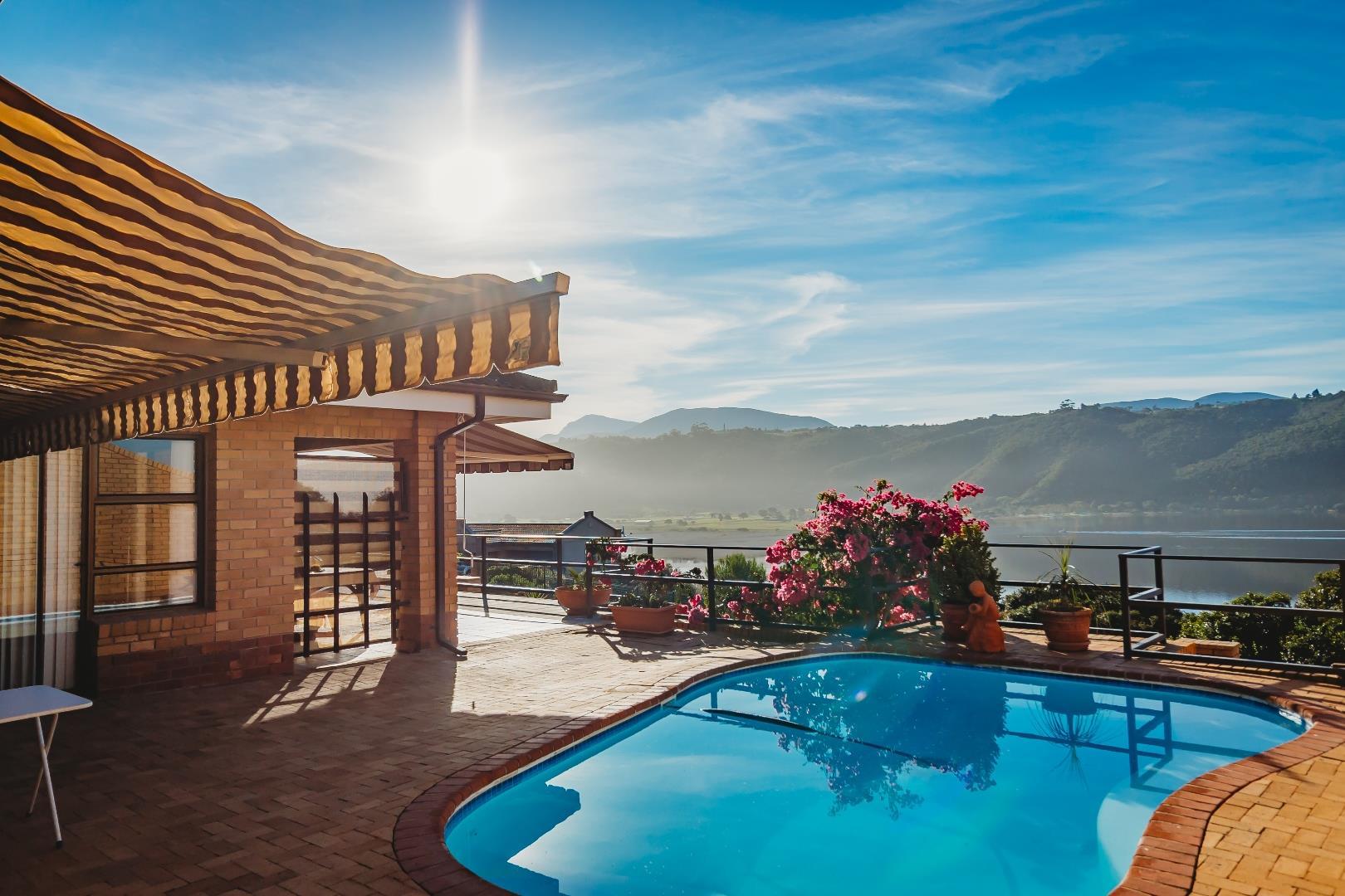 Timeless Home with Breathtaking Views — photograph 5