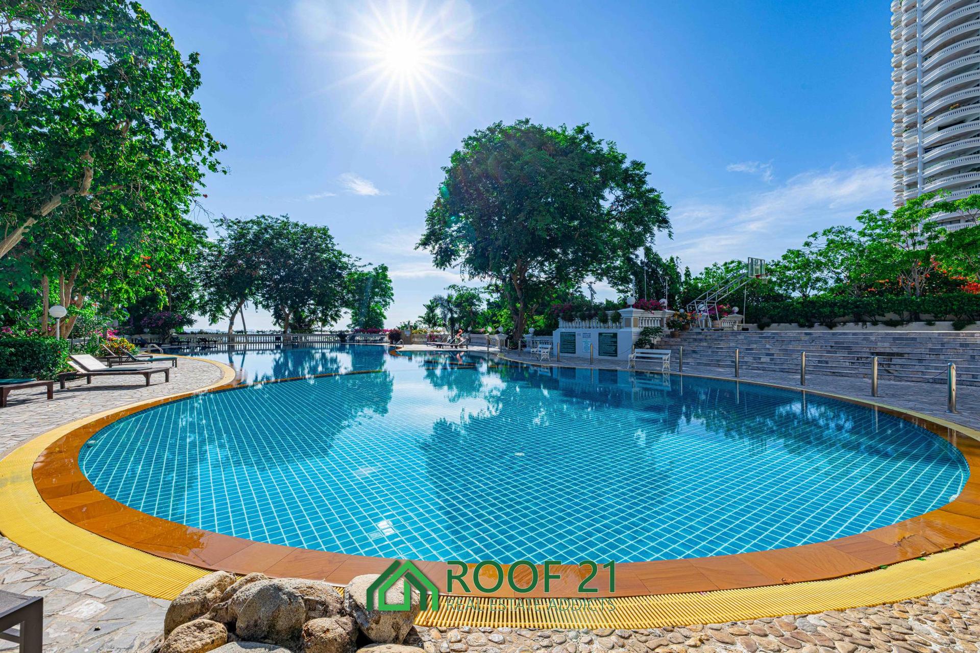 Park Beach Condominium — photograph 3