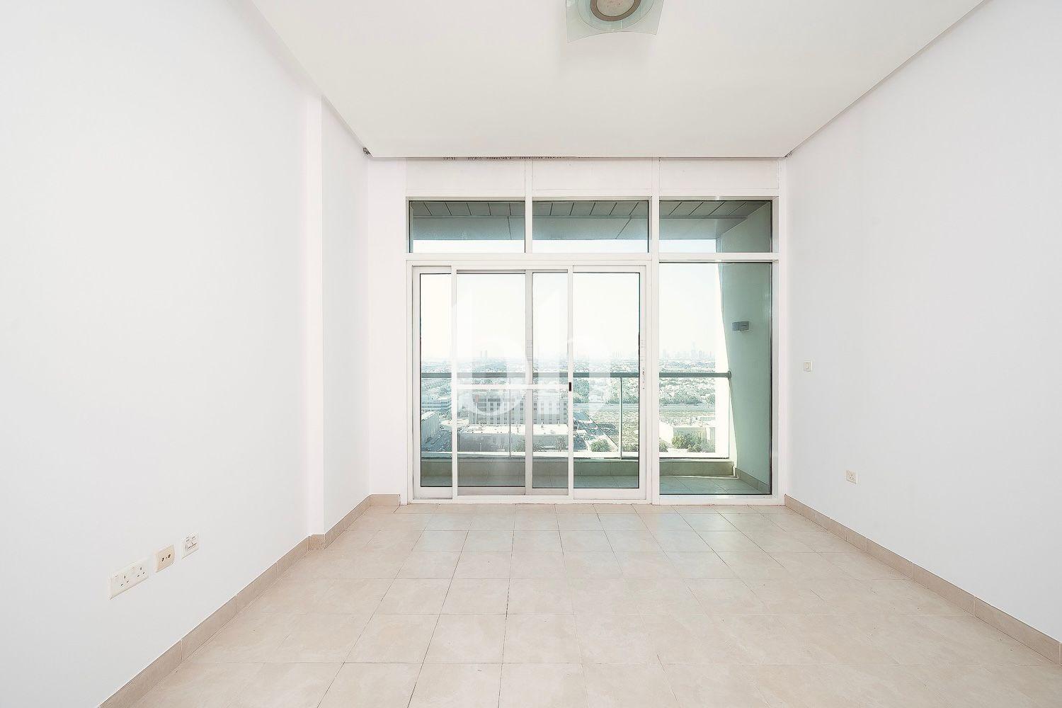 Madina Tower — photograph 2
