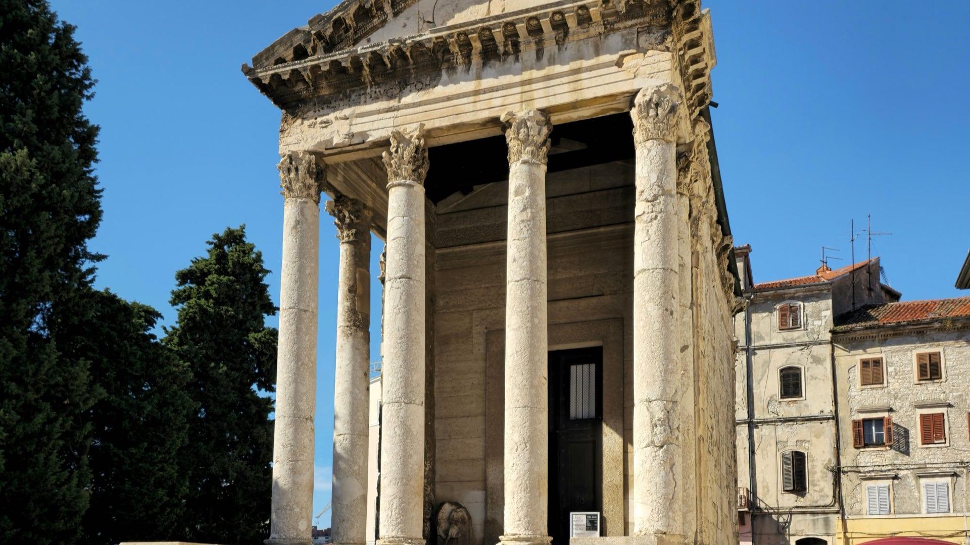 Pula City Guide